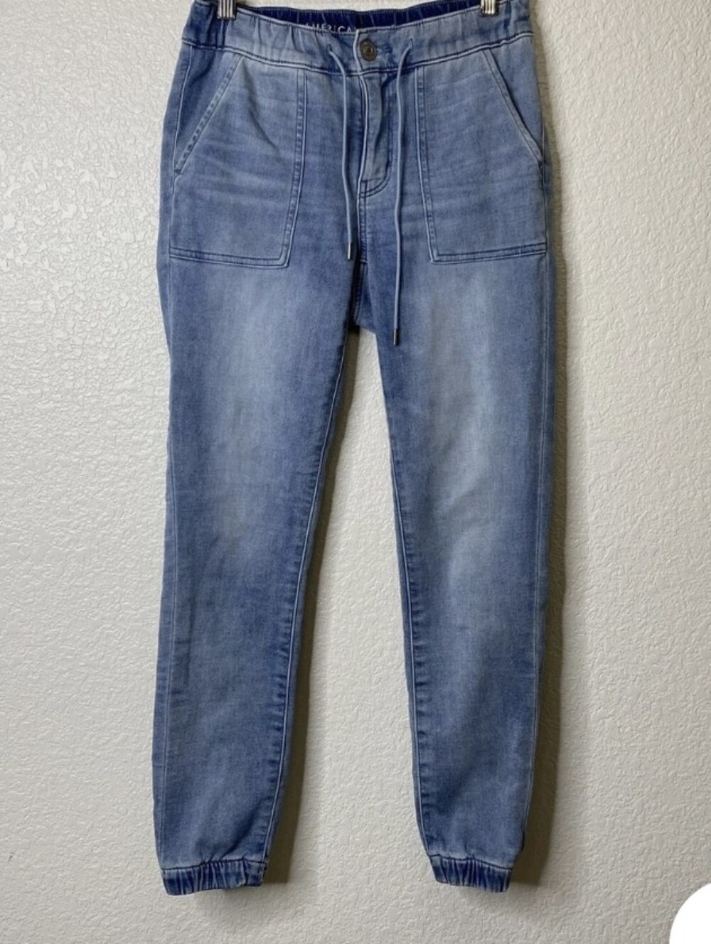 American Eagle Women's Next Level Light Blue Jogger Jeans